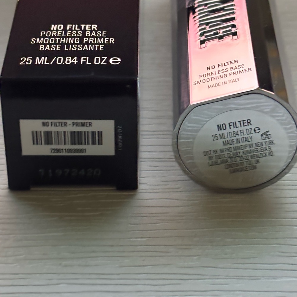IL MAKIAGE No Filter Primer - Sleek Silver Finish - Picture 2 of 4